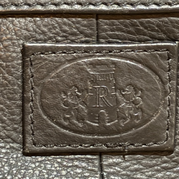 Rowallan of Scotland Genuine Leather Convertible Crossbody Backpack 11.5" X 10" - Picture 3 of 16